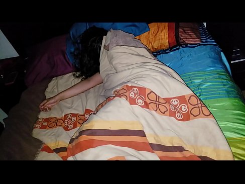 ❤️ Njërku qorton njerkën e tij të re ndërsa ajo fle. ❤❌ Video porno në sq.onlyhdporn.ru ❤